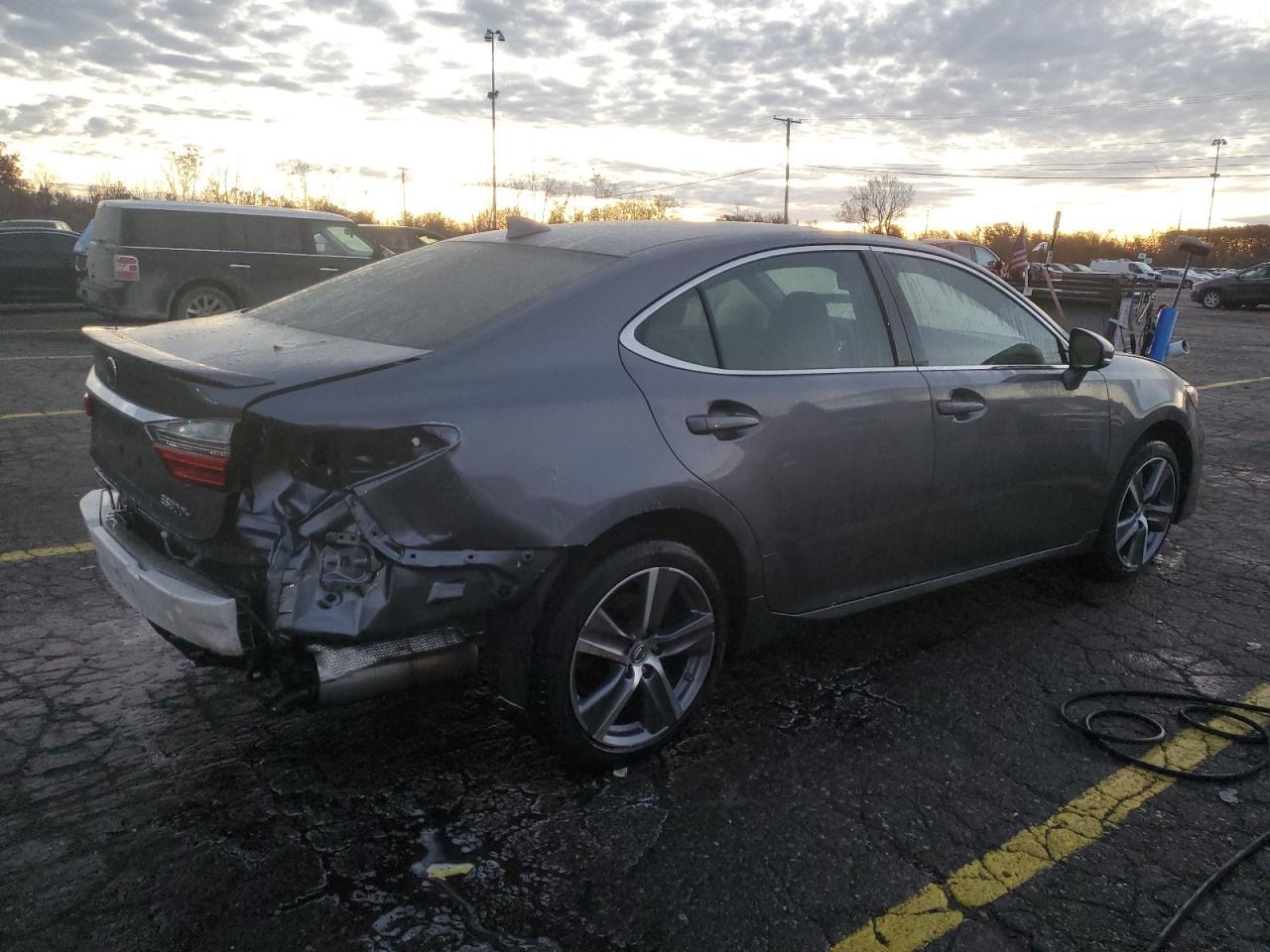2017 LEXUS ES 300H