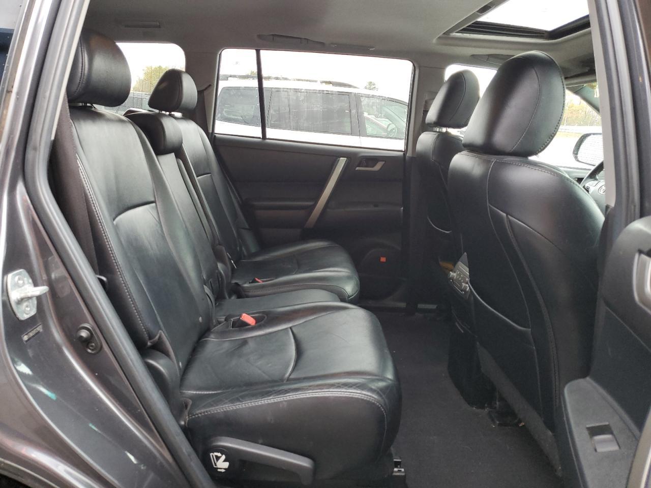 2012 TOYOTA HIGHLANDER