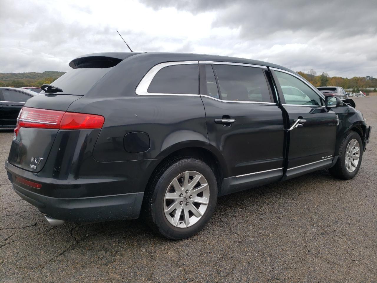 2013 LINCOLN MKT