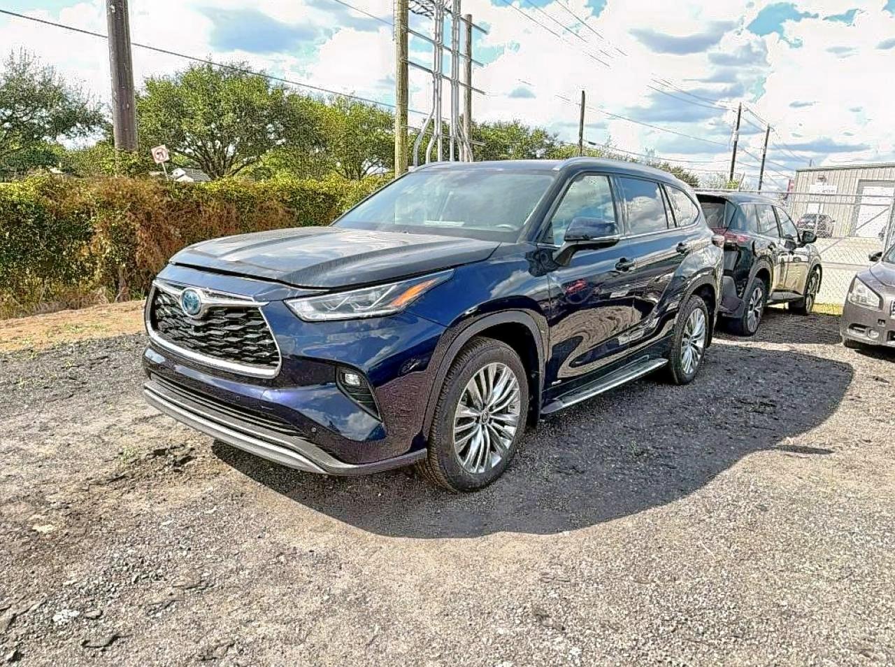 2024 TOYOTA HIGHLANDER