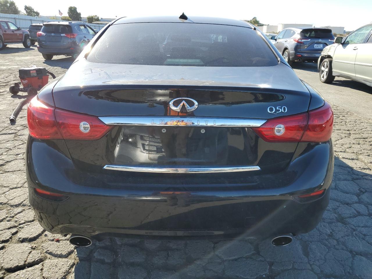 2015 INFINITI Q50