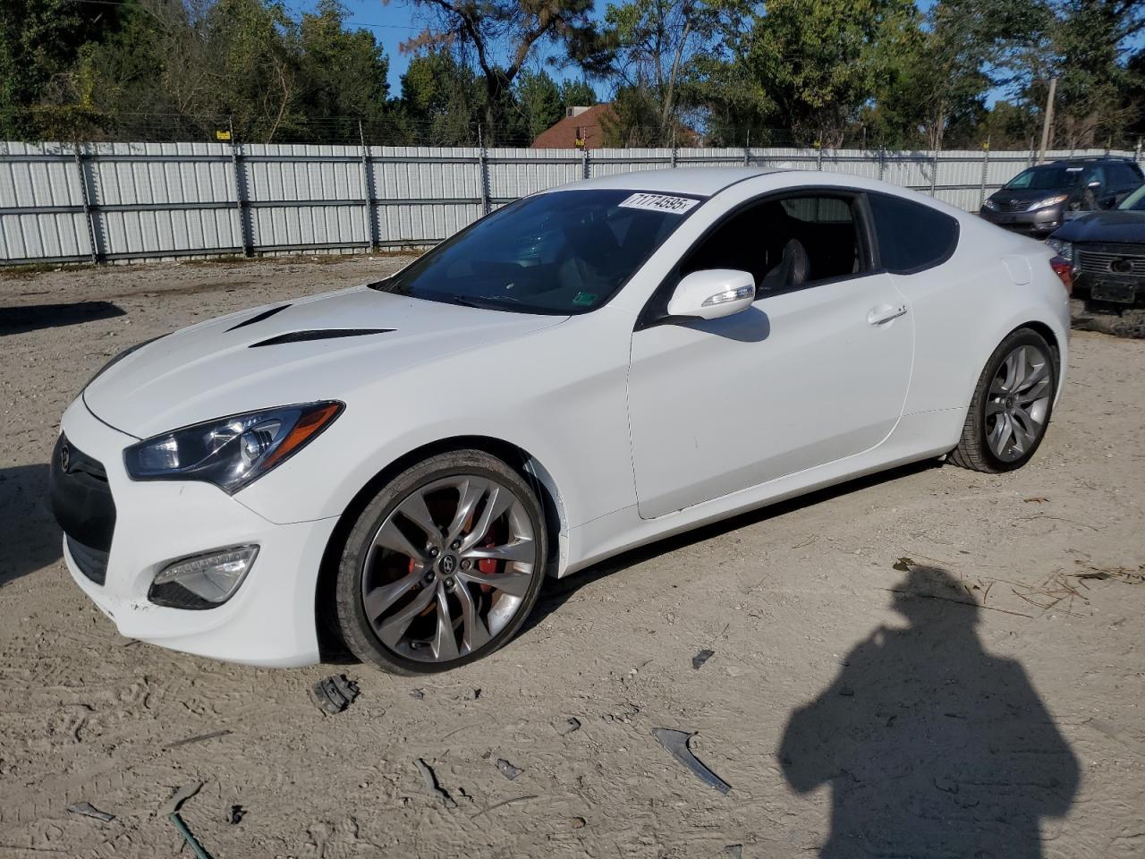 2016 HYUNDAI GENESIS