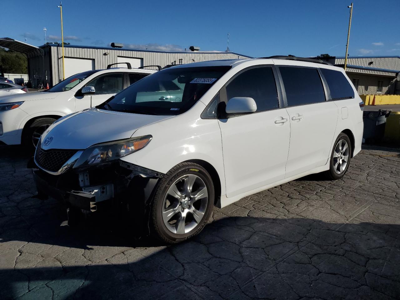 2012 TOYOTA SIENNA