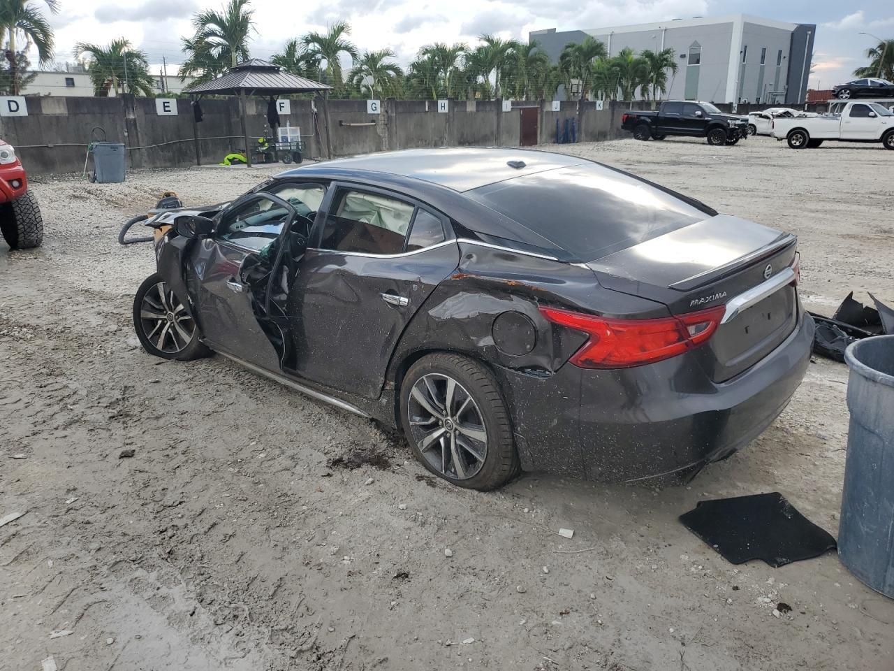 2016 NISSAN Maxima