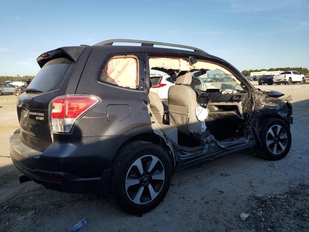 2017 SUBARU FORESTER