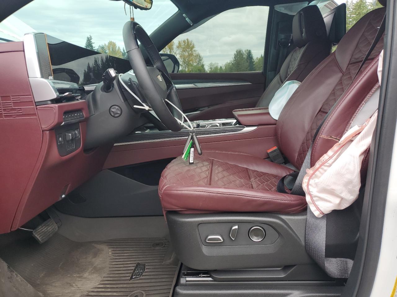 2025 CADILLAC Escalade ESV