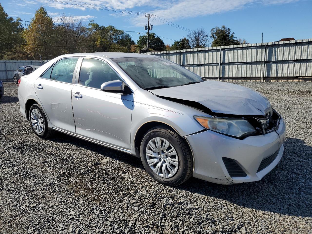 2014 TOYOTA CAMRY