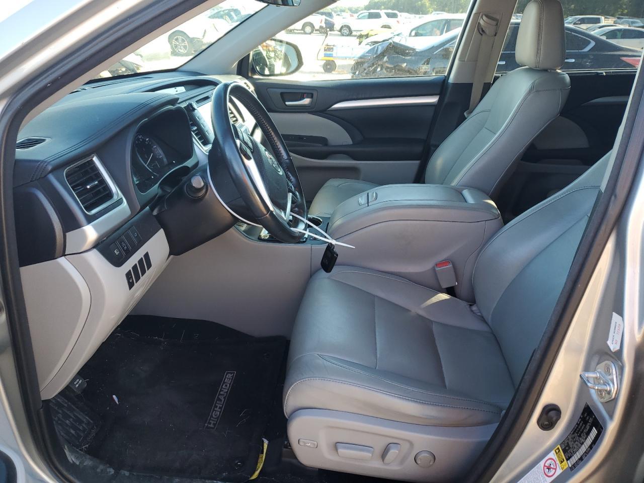 2017 TOYOTA HIGHLANDER