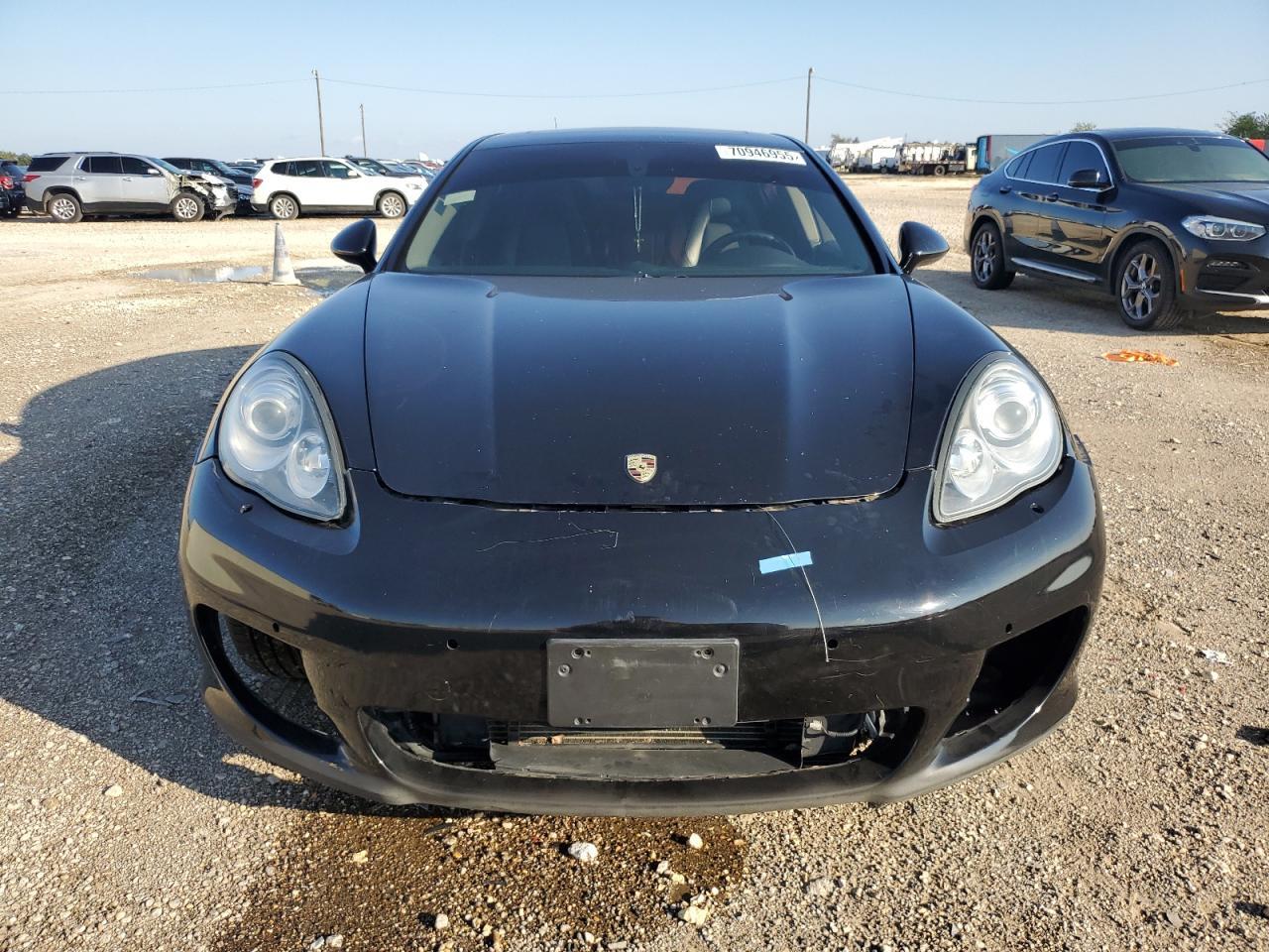 2011 PORSCHE Panamera