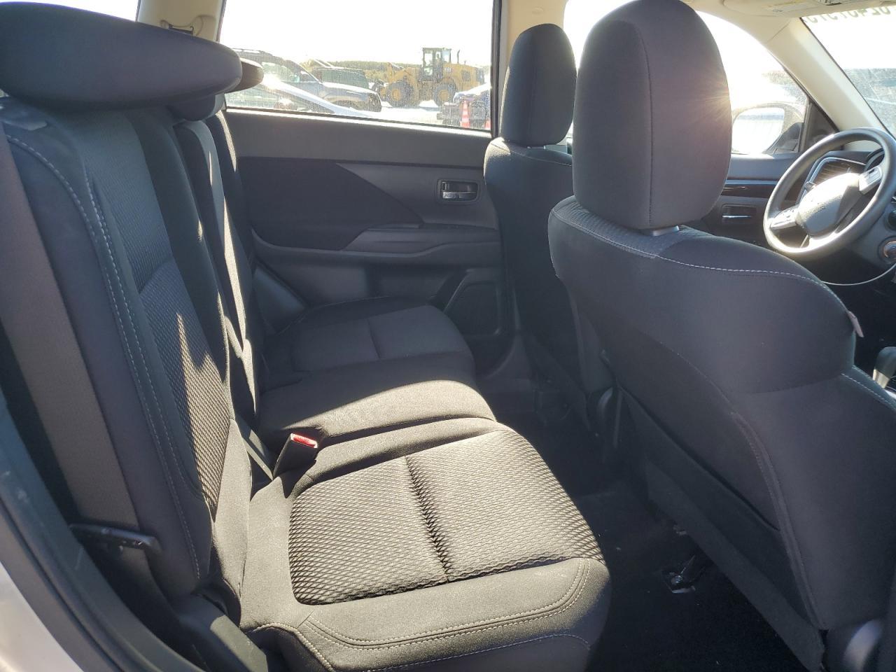 2019 MITSUBISHI outlander