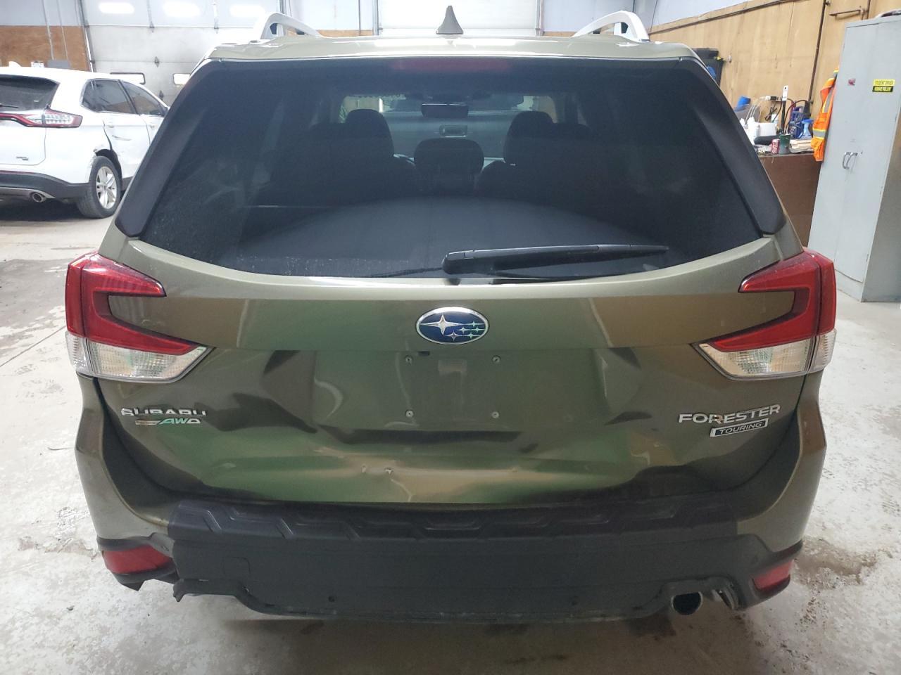 2022 SUBARU FORESTER