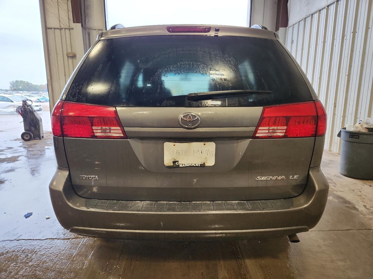 2005 TOYOTA SIENNA