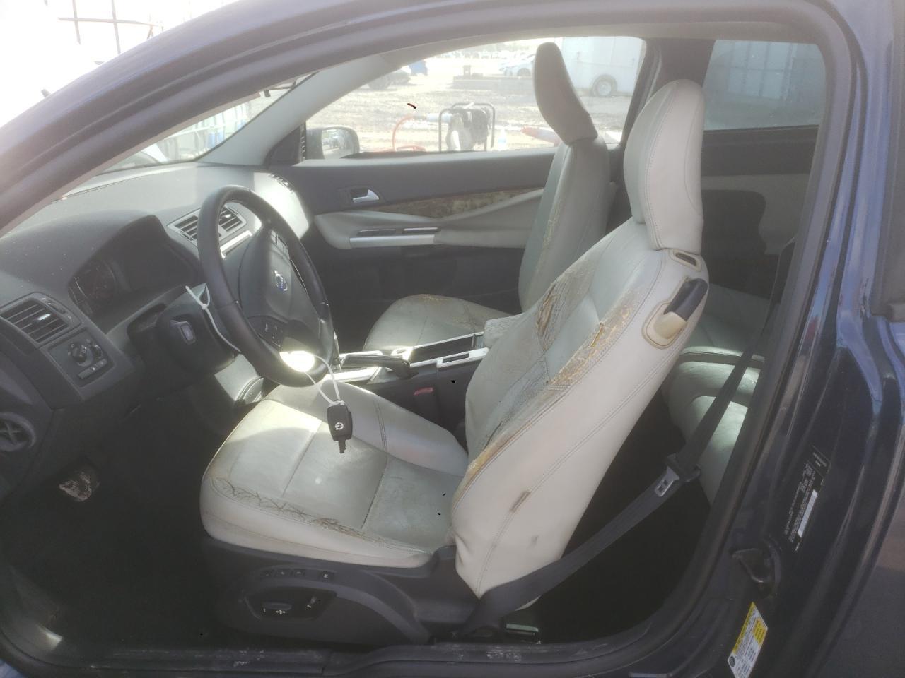 2012 VOLVO C30