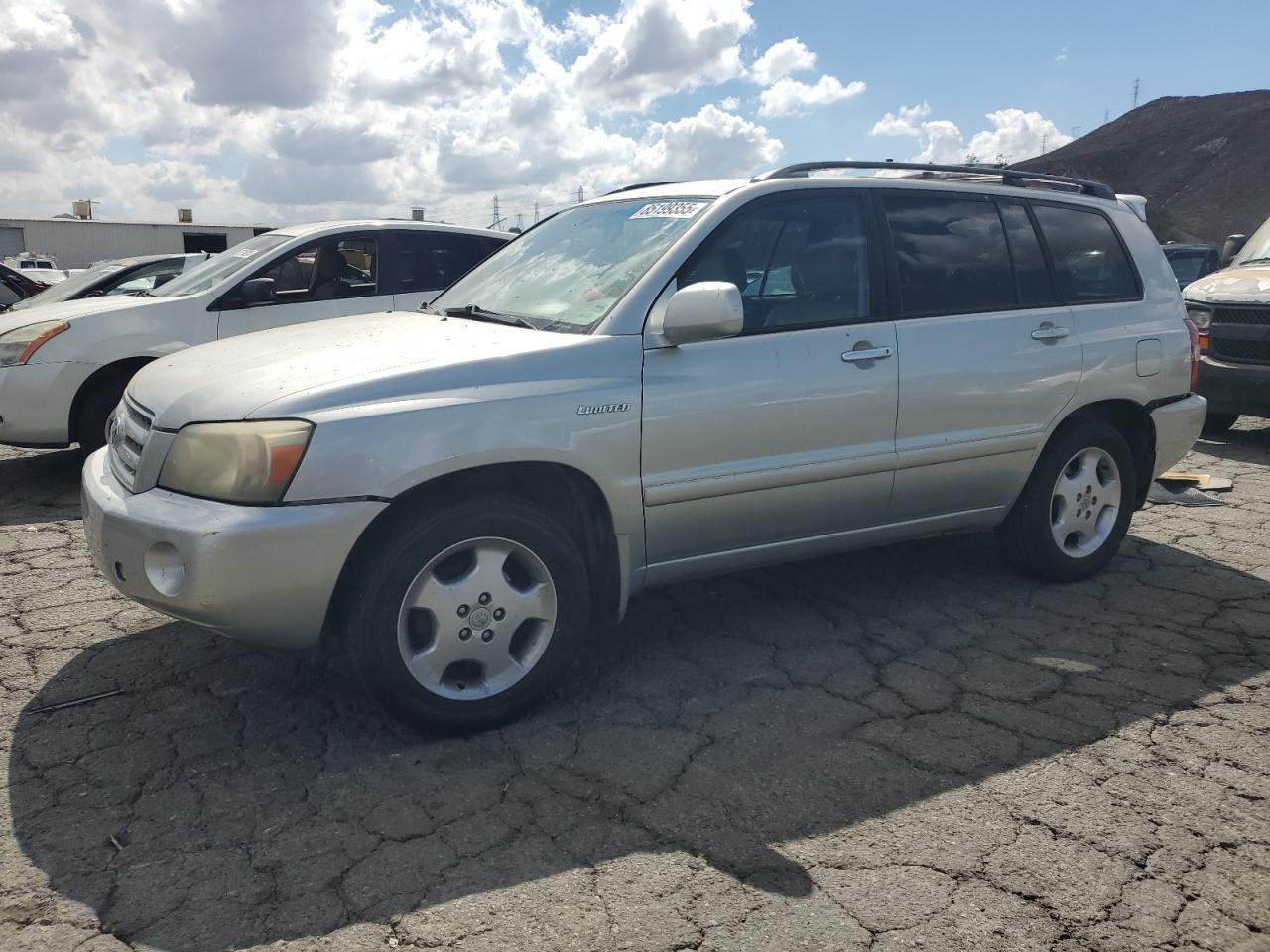 2004 TOYOTA HIGHLANDER