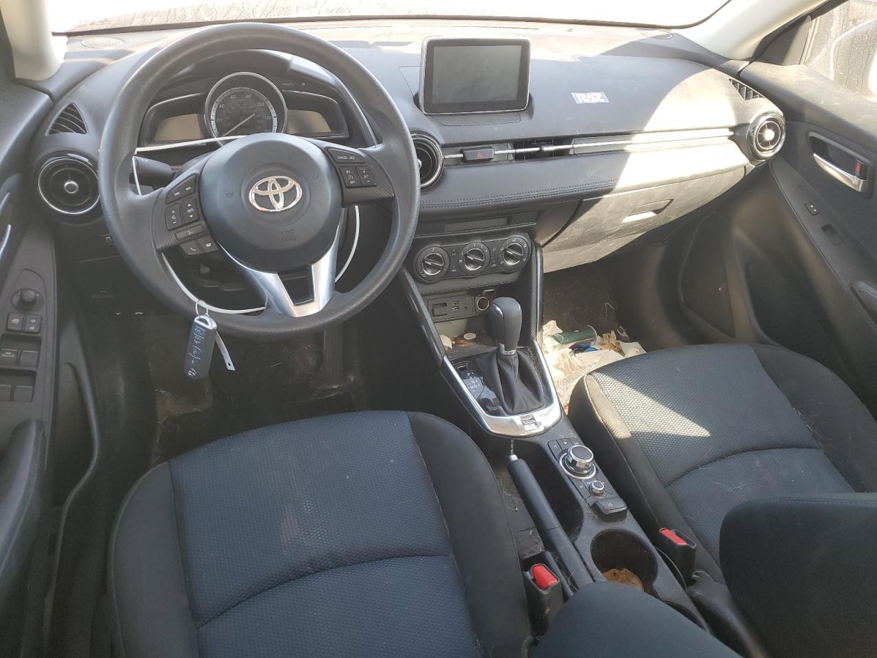 2017 TOYOTA YARIS