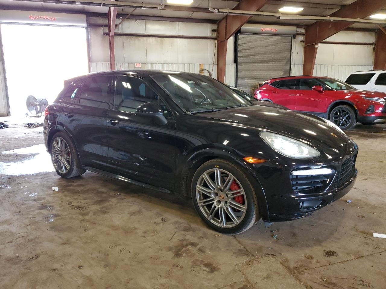 2014 PORSCHE CAYENNE