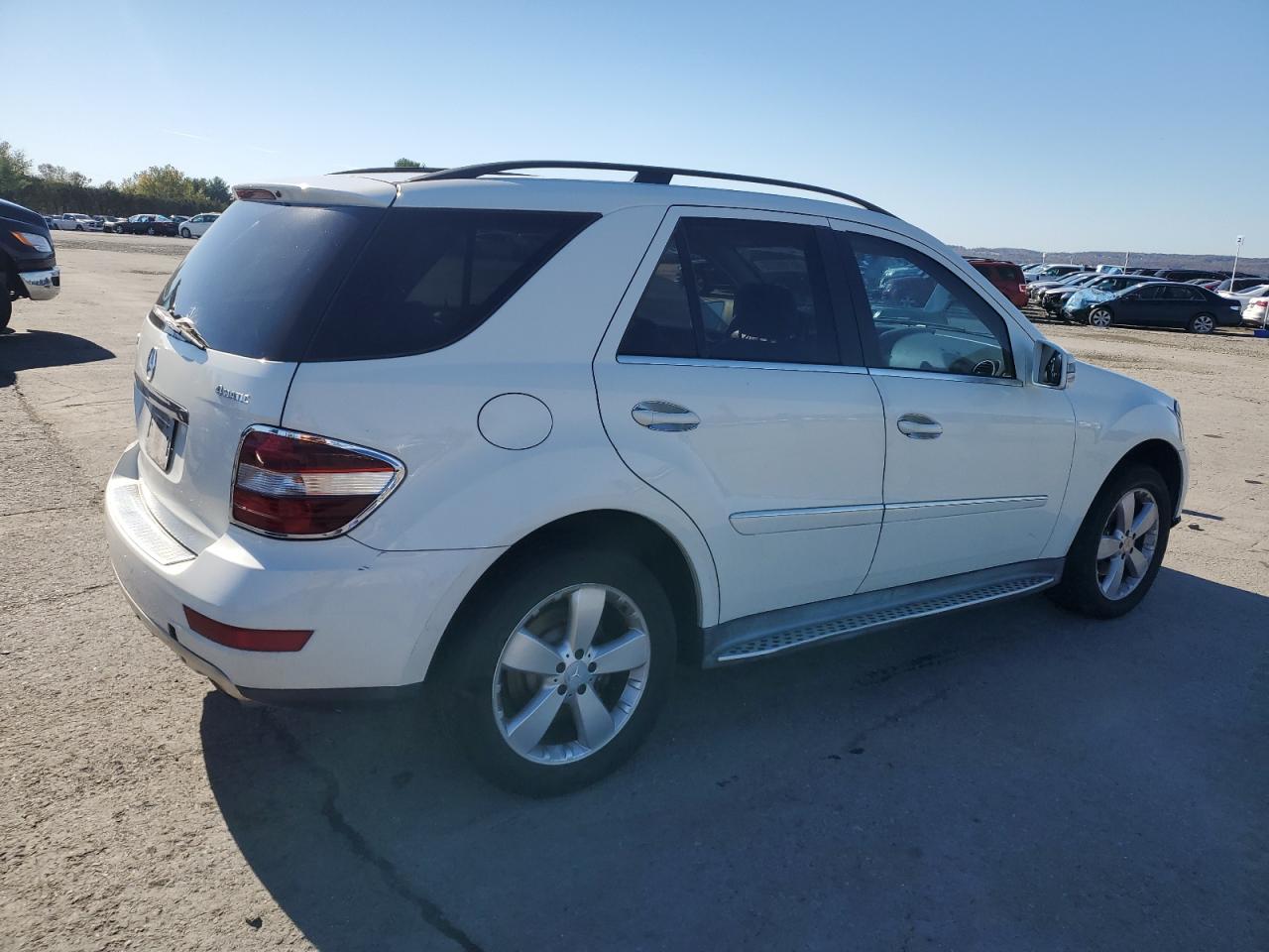 2011 MERCEDES-BENZ ML-Class