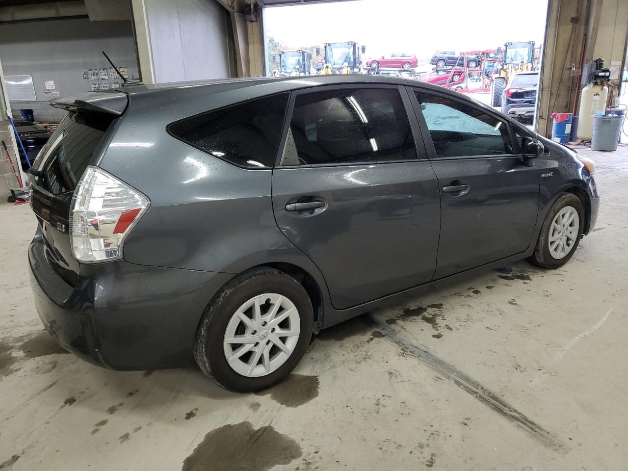 2012 TOYOTA PRIUS V