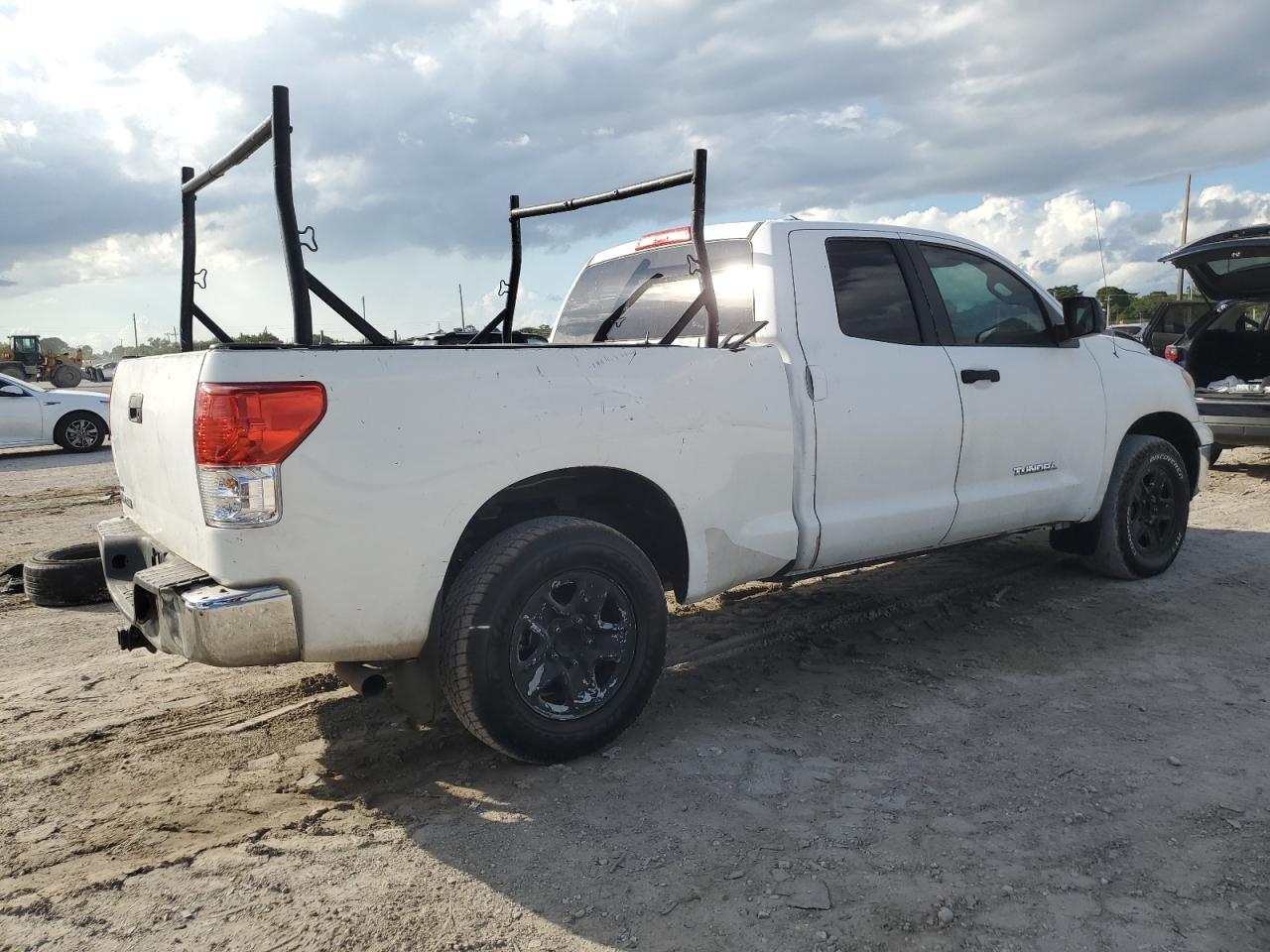 2011 TOYOTA TUNDRA