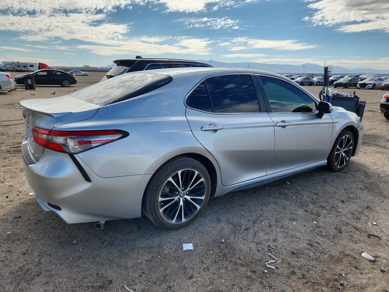 2018 TOYOTA CAMRY