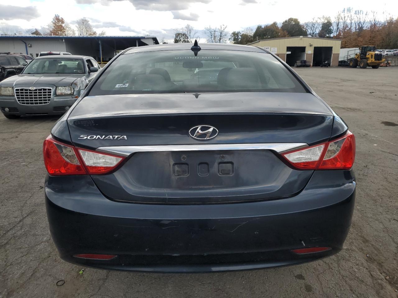 2011 HYUNDAI SONATA
