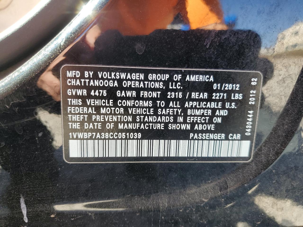 2012 VOLKSWAGEN Passat