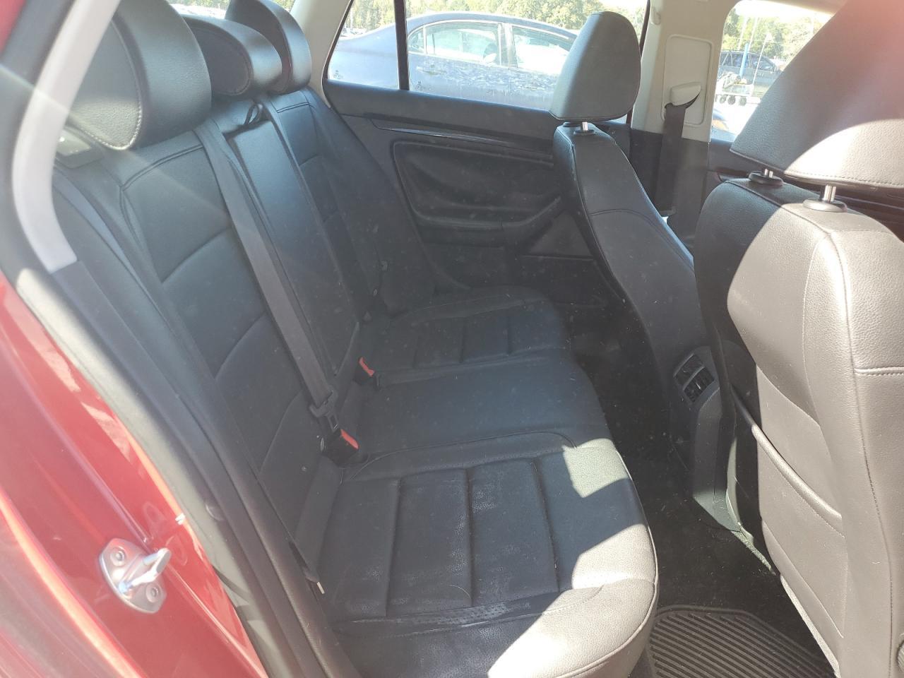 2011 VOLKSWAGEN JETTA