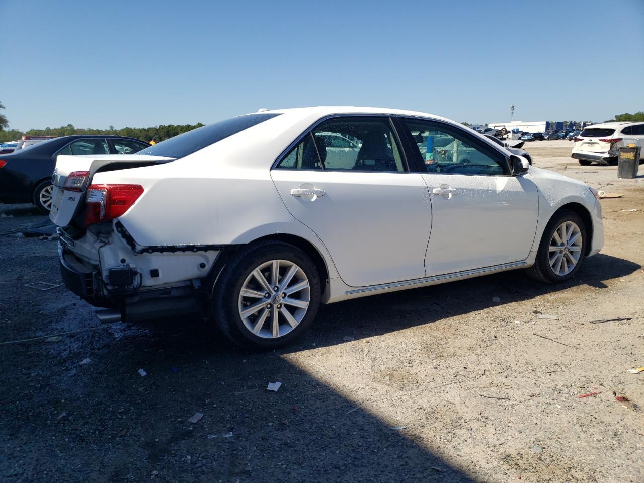 2014 TOYOTA CAMRY