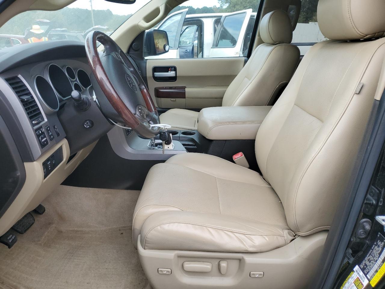 2011 TOYOTA Sequoia
