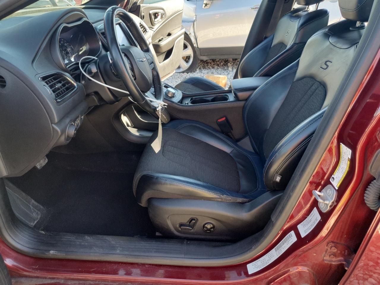 2016 CHRYSLER 200