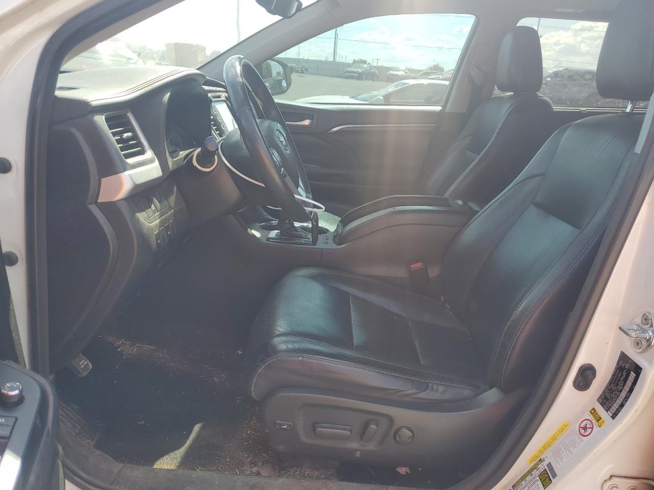 2016 TOYOTA HIGHLANDER