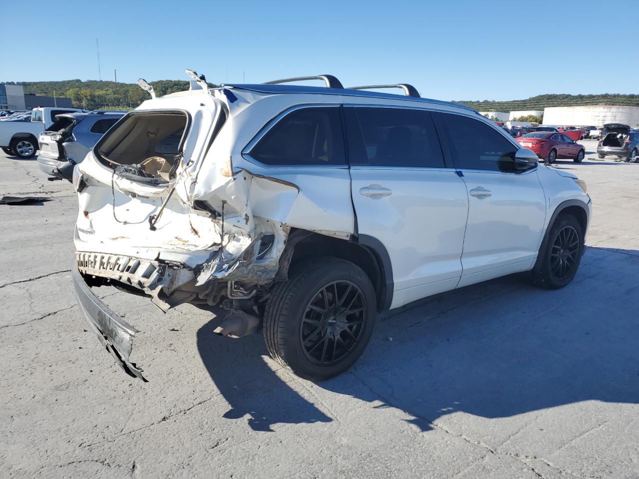 2016 TOYOTA HIGHLANDER
