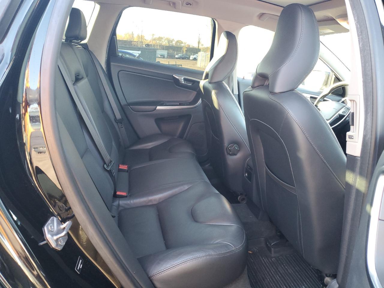 2015 VOLVO XC60