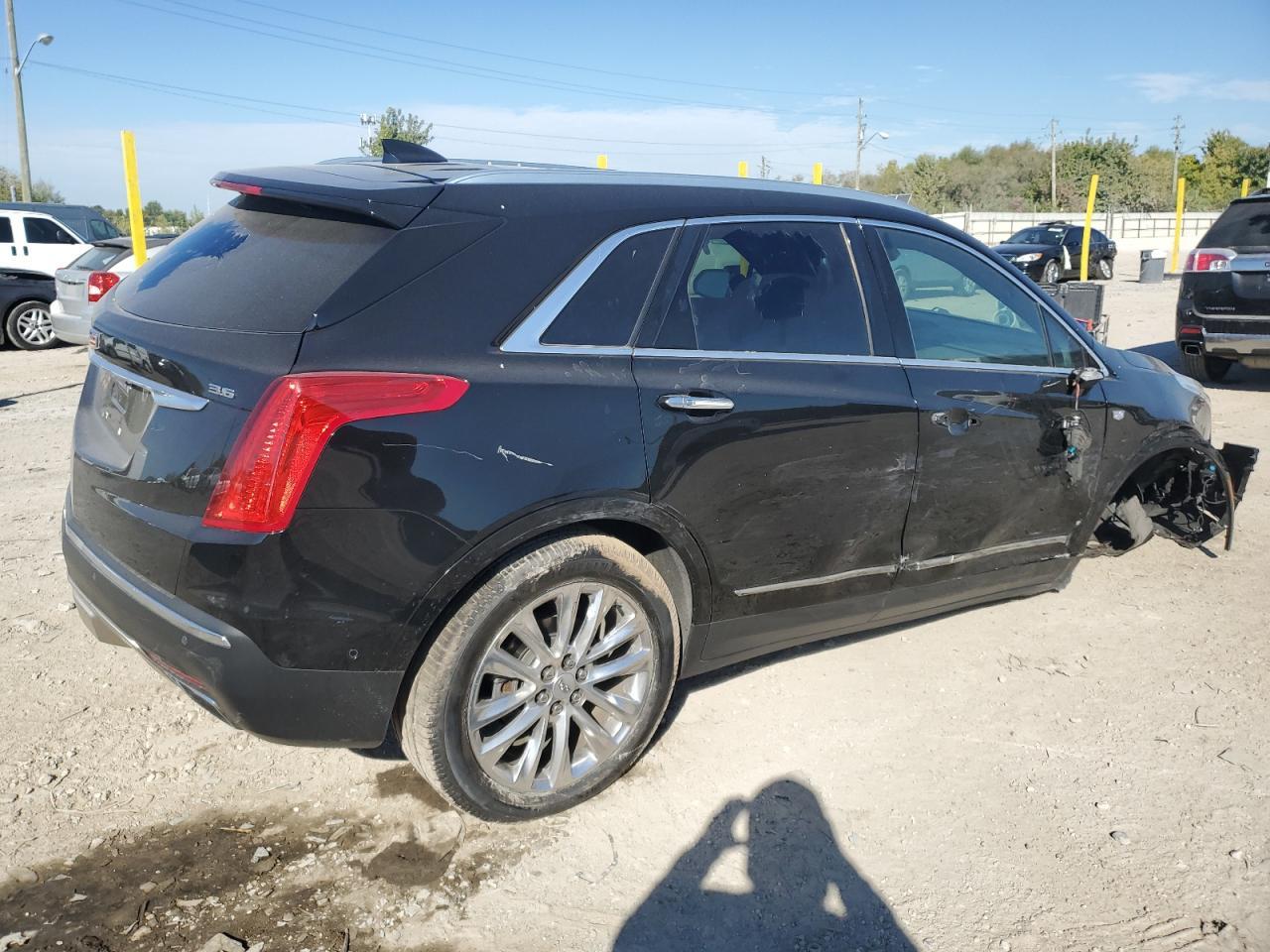 2017 CADILLAC XT5
