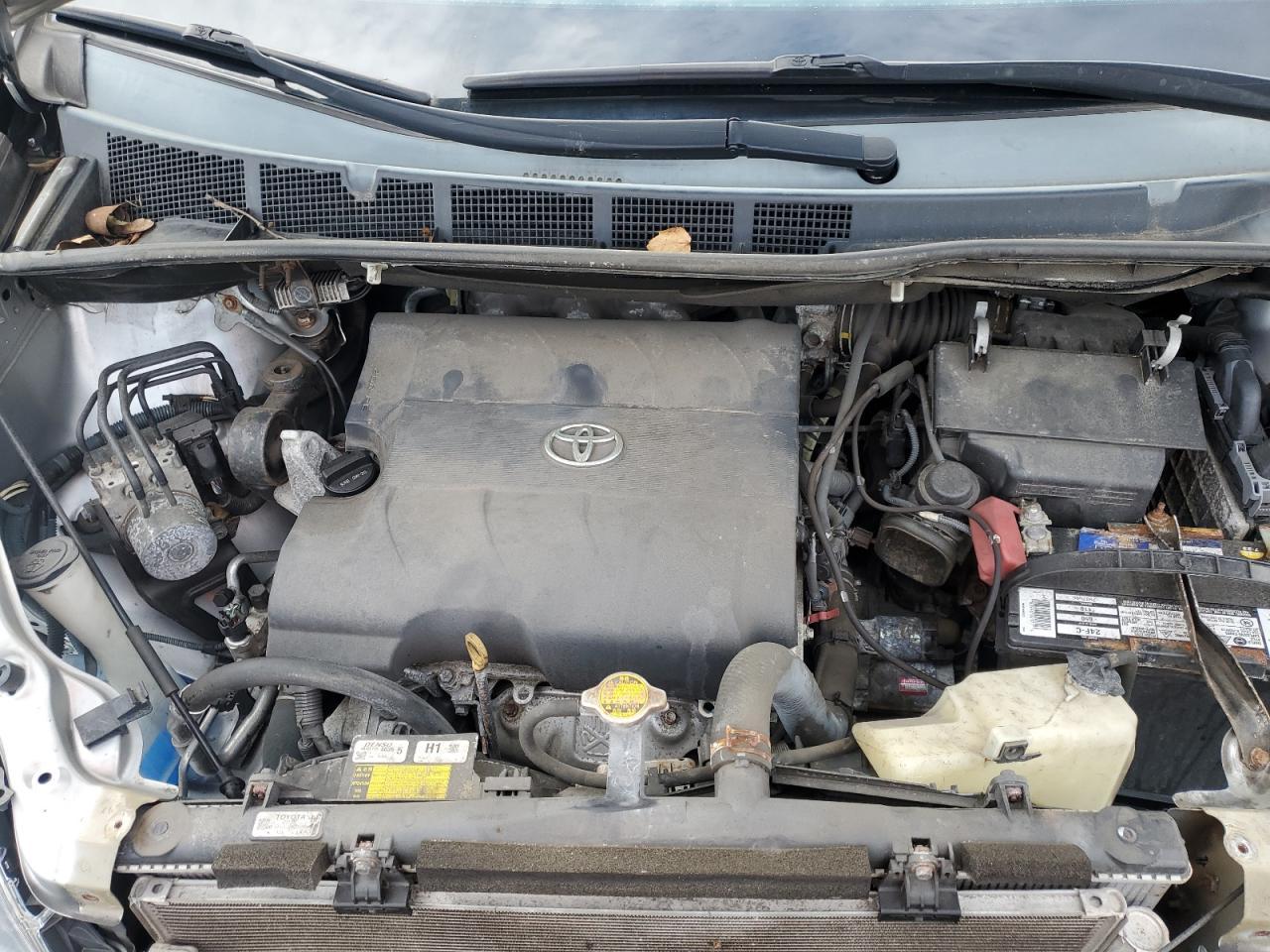 2015 TOYOTA SIENNA