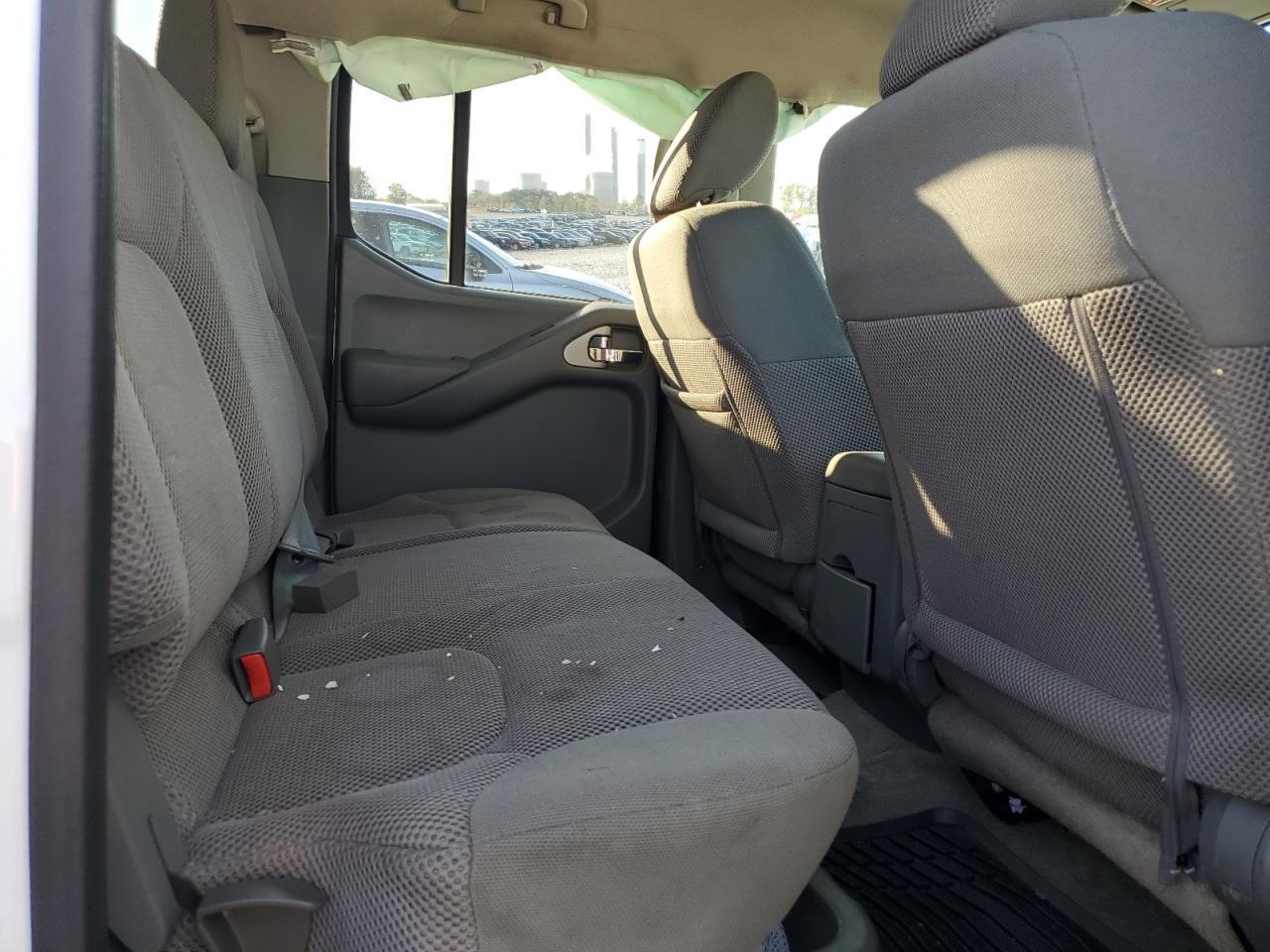 2016 NISSAN Frontier