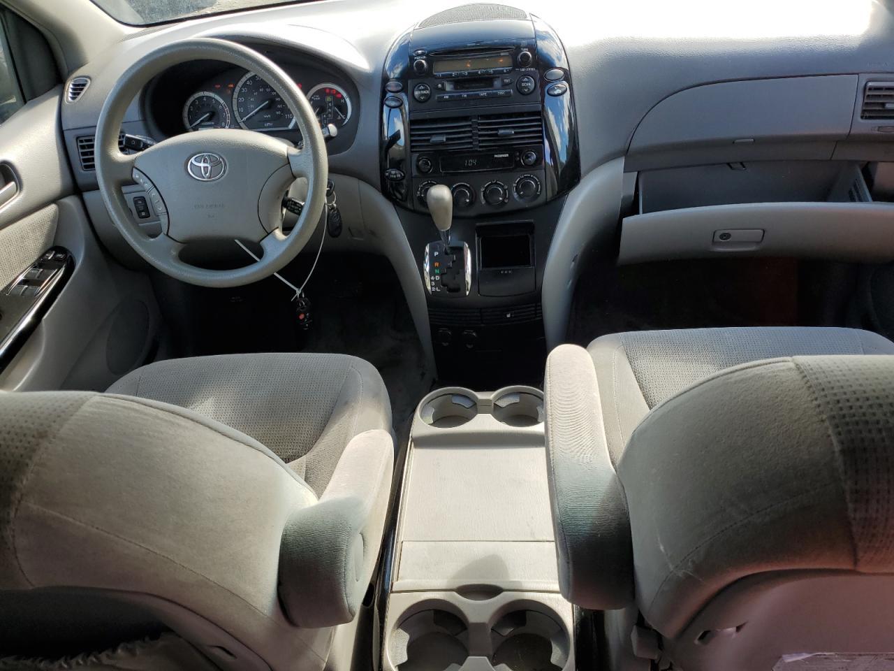 2005 TOYOTA SIENNA