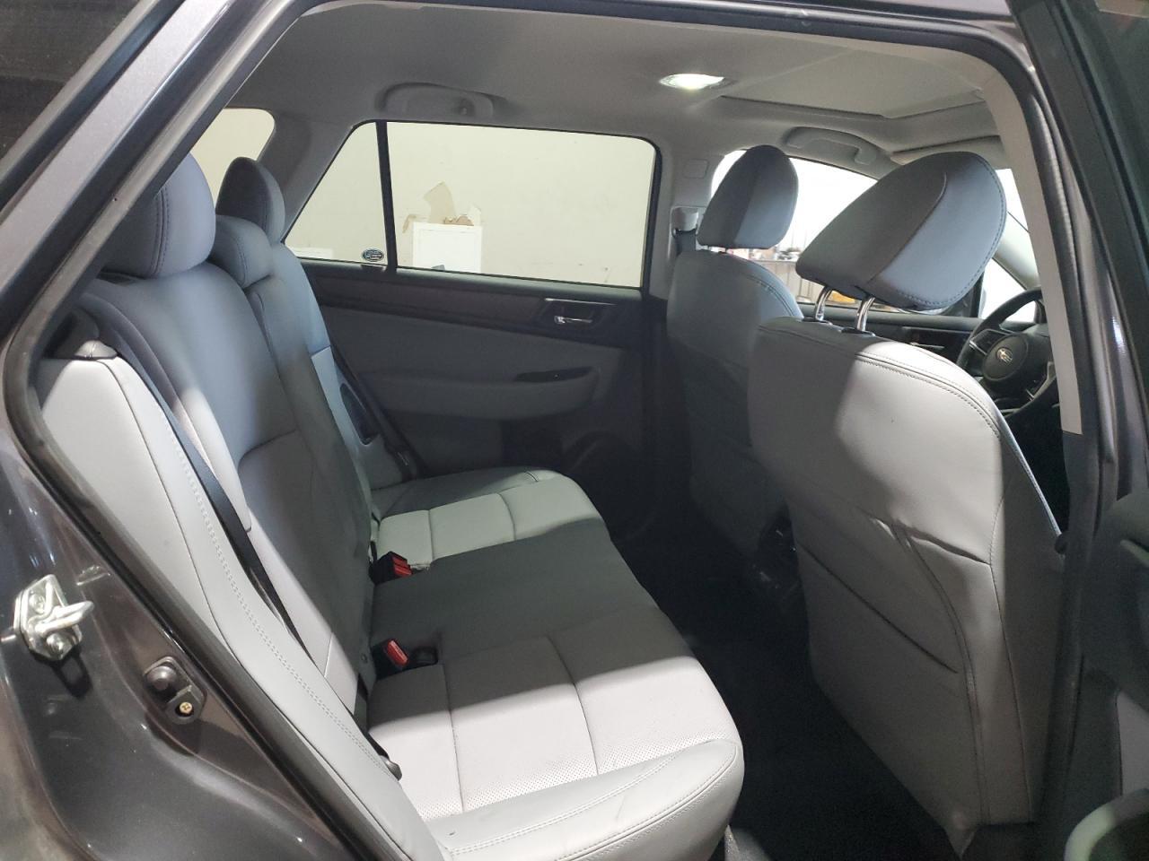 2018 SUBARU Outback