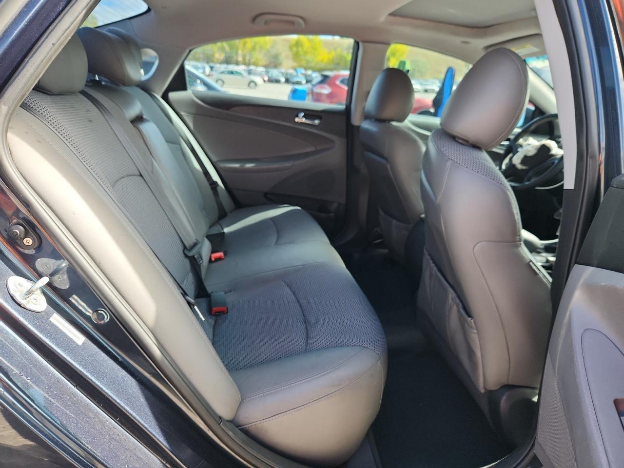 2011 HYUNDAI SONATA