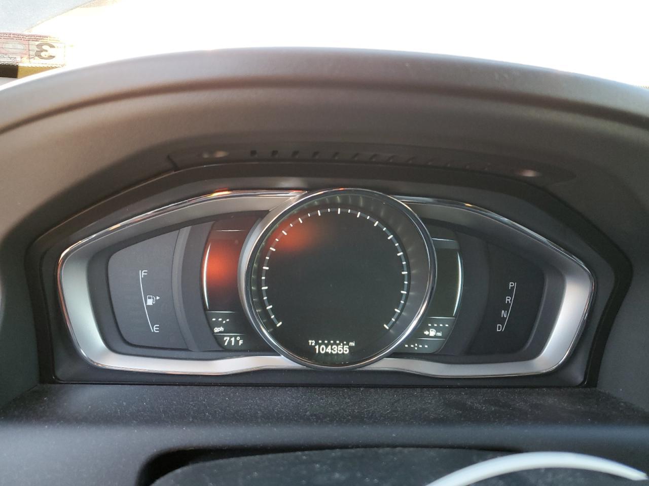 2015 VOLVO XC60