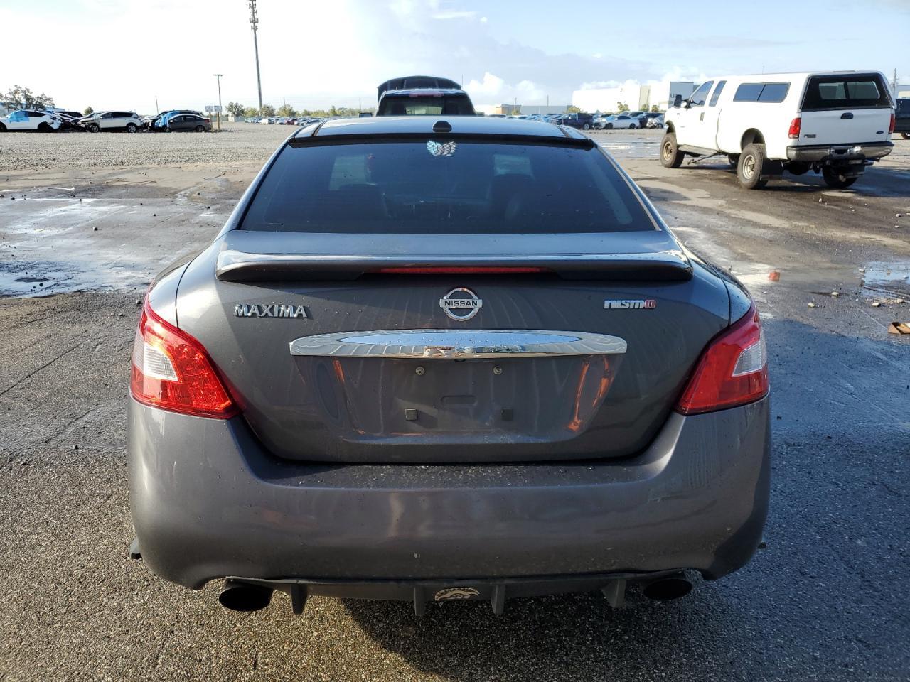 2010 NISSAN Maxima