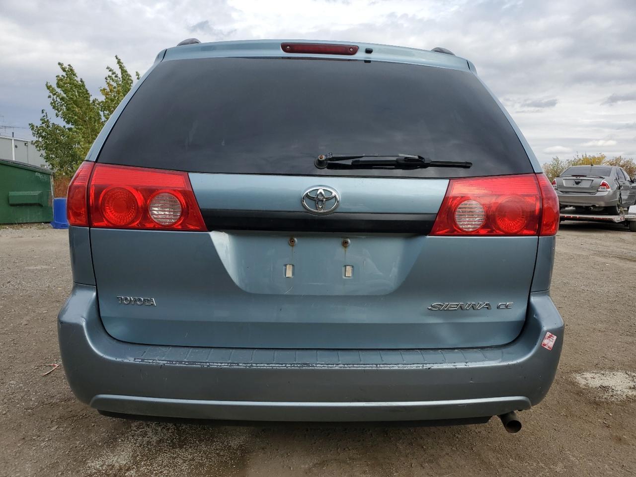 2009 TOYOTA SIENNA
