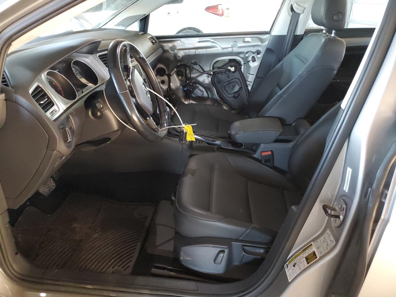 2016 VOLKSWAGEN GOLF