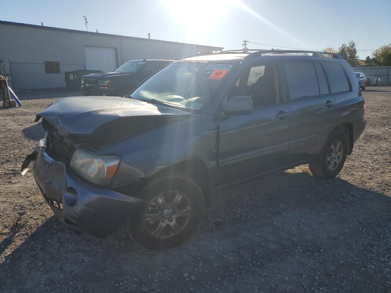 2004 TOYOTA HIGHLANDER