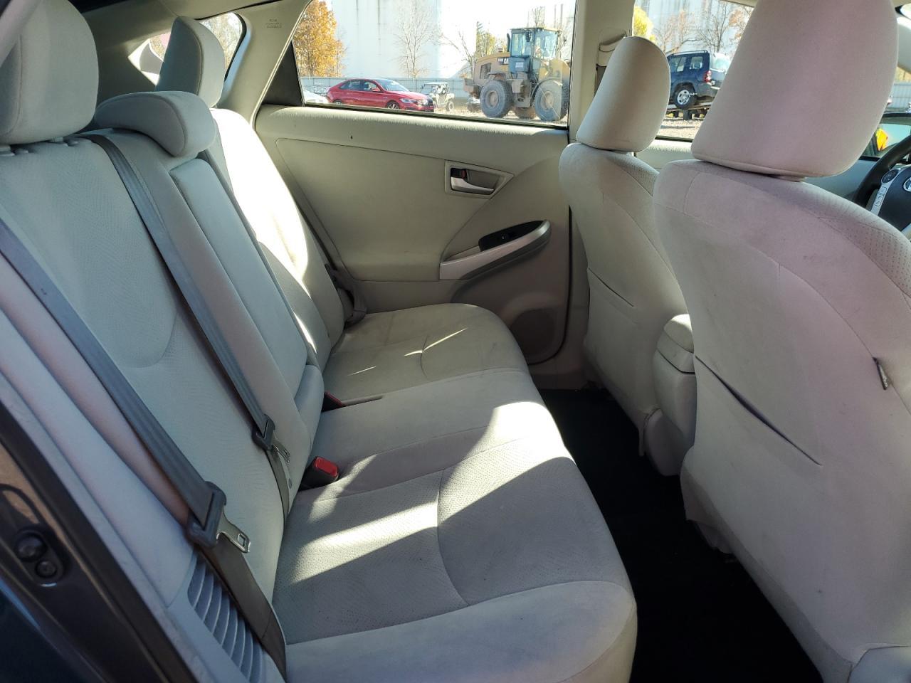 2015 TOYOTA PRIUS