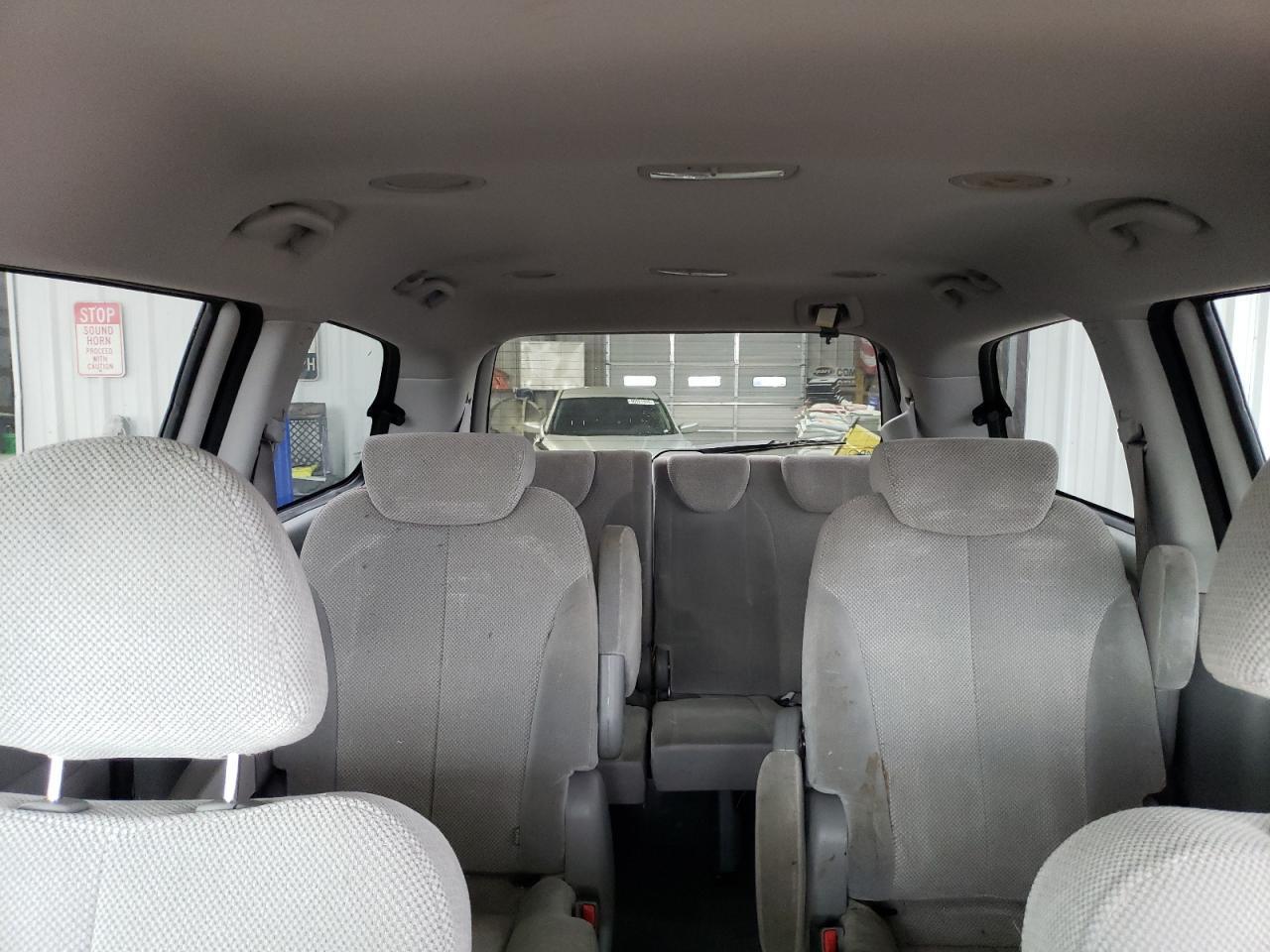 2010 KIA SEDONA