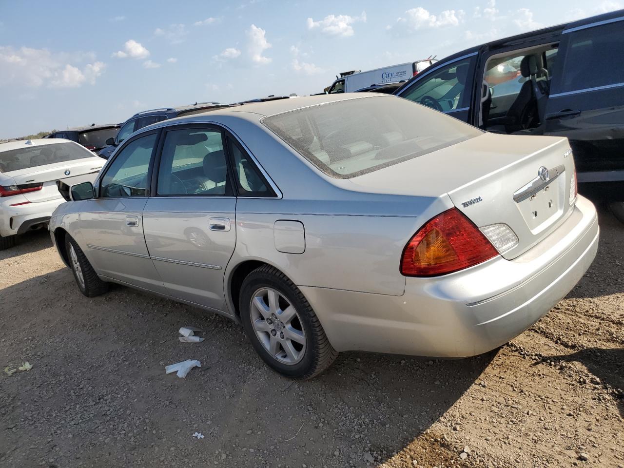 2002 TOYOTA Avalon
