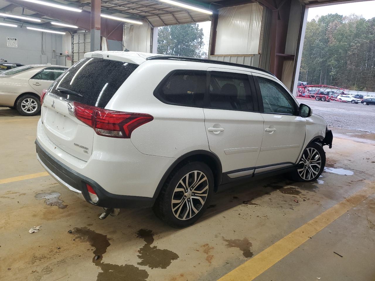 2016 MITSUBISHI outlander