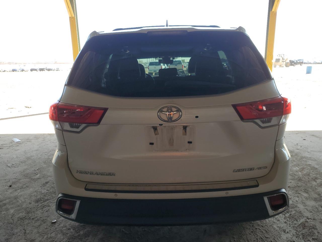 2017 TOYOTA HIGHLANDER