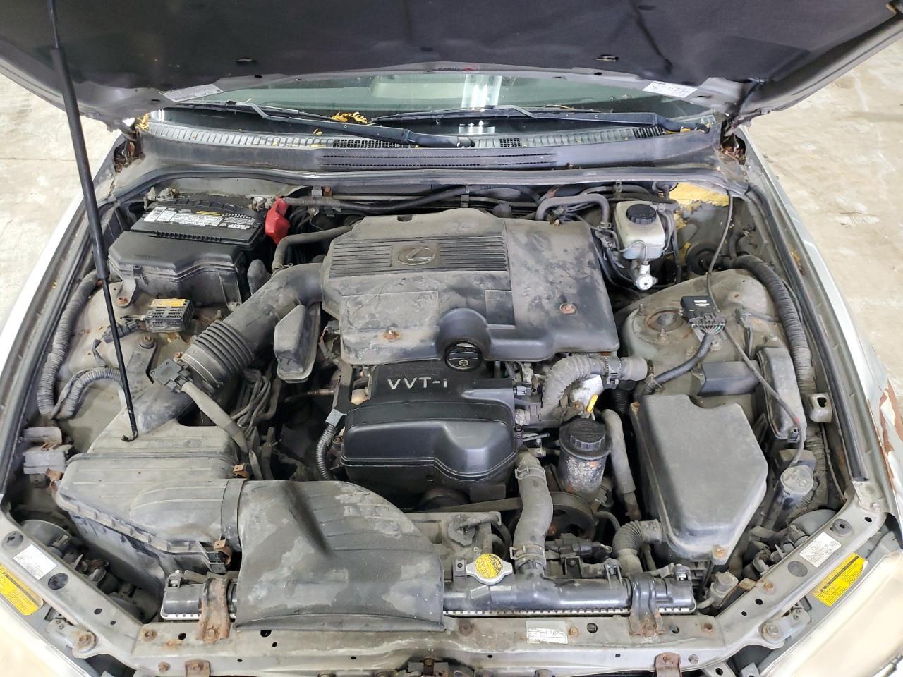 2001 LEXUS IS 300
